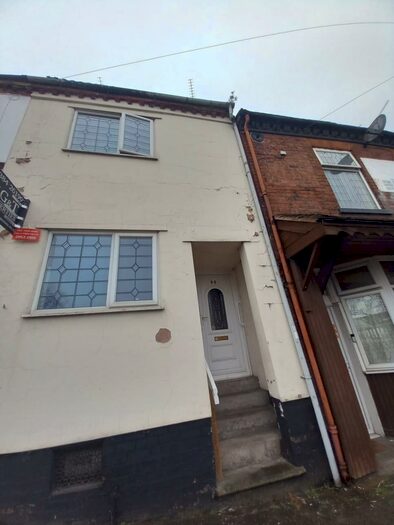 3 Bedroom House To Rent In Halesowen Road, Netherton, Dudley, DY2