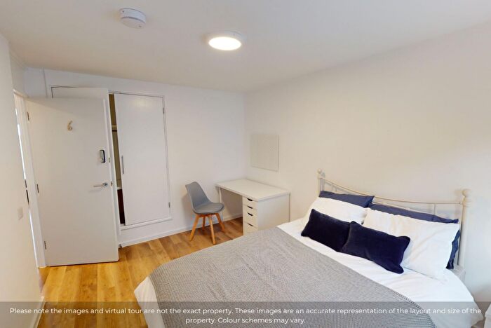 6 Bedroom House To Rent In Yew Tree Close, EX4