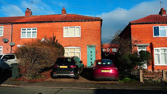 3 Bedroom End Of Terrace House For Sale In Willson Road, Englefield Green, TW20