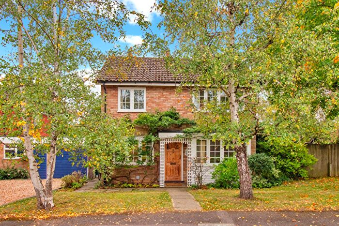 4 Bedroom Detached House To Rent In Orchard Close, Edenbridge, TN8