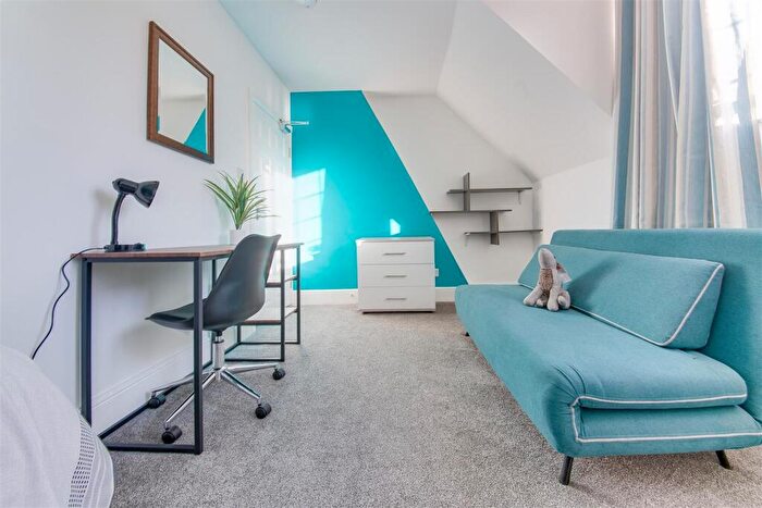 6 Bedroom End Of Terrace House To Rent In Marlborough Road, Sheffield, S10