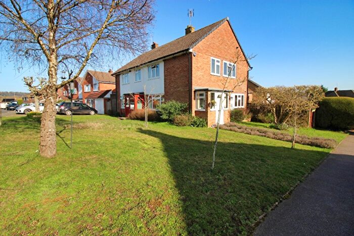 3 Bedroom Semi Detached House For Sale In Wyatt Close, Borough Green, TN15