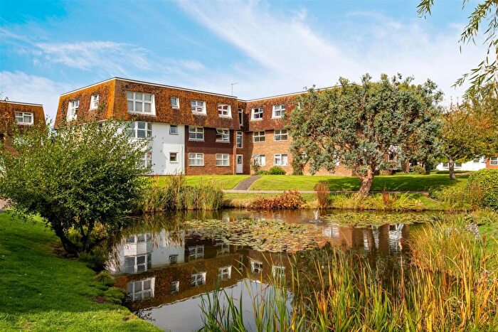 2 Bedroom Flat For Sale In Westlake Gardens, Worthing, BN13