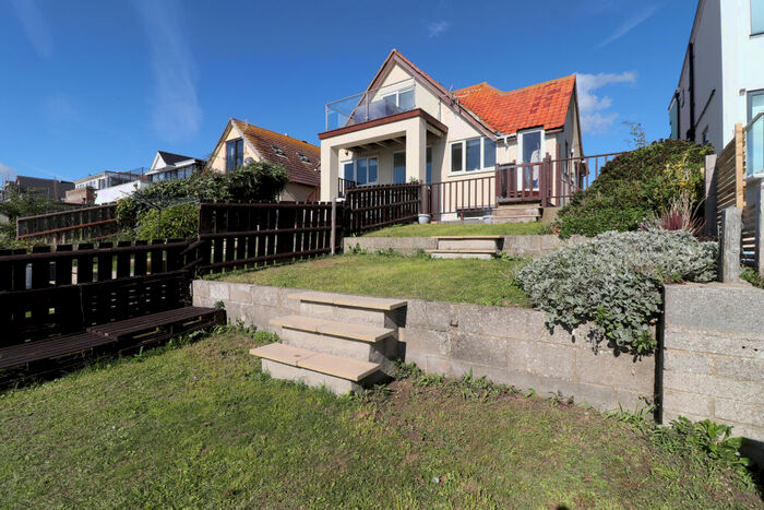 2 Bedroom Flat To Rent In Brighton Road, Lancing, BN15