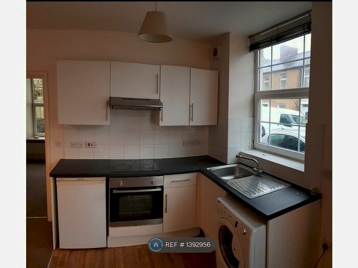 1 Bedroom Flat To Rent In St Woolos Road, Newport, NP20