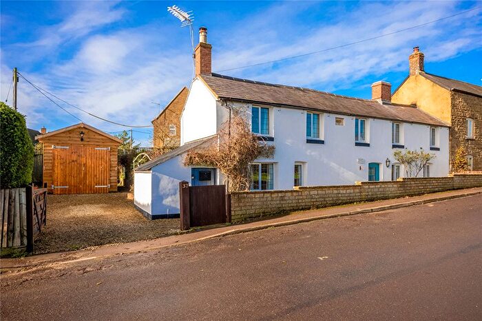 3 Bedroom Semi Detached House For Sale In Worton Road, Middle Barton, Chipping Norton, Oxfordshire, OX7
