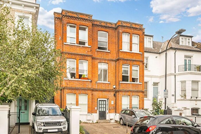 1 Bedroom Flat For Sale In Boscombe Road, Shepherds Bush, W12
