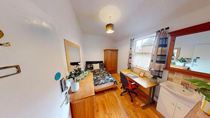 8 Bedroom Semi-detached House To Rent In Portland Road, Nottingham, NG7