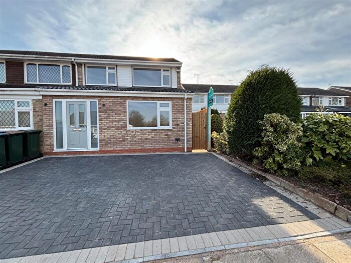 3 Bedroom End Of Terrace House To Rent In Alpine Rise, Styvechale Grange, Coventry, CV3