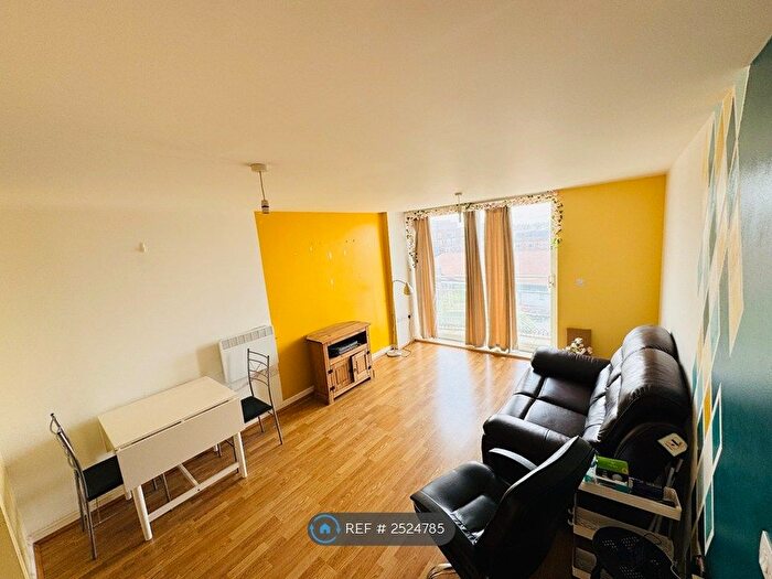 2 Bedroom Flat To Rent In Berberis House, Feltham, TW13