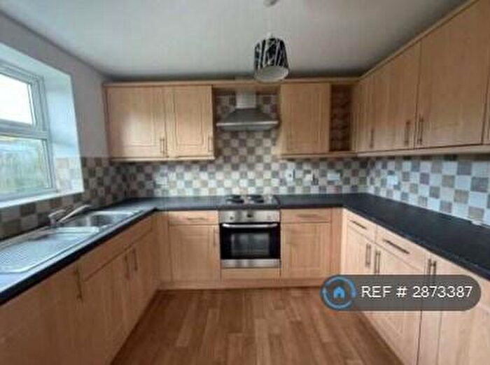 2 Bedroom Flat To Rent In Willow Tree Close, Lincoln, LN5