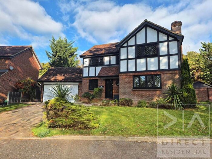 4 Bedroom Detached House To Rent In Grey Alders, Banstead, SM7