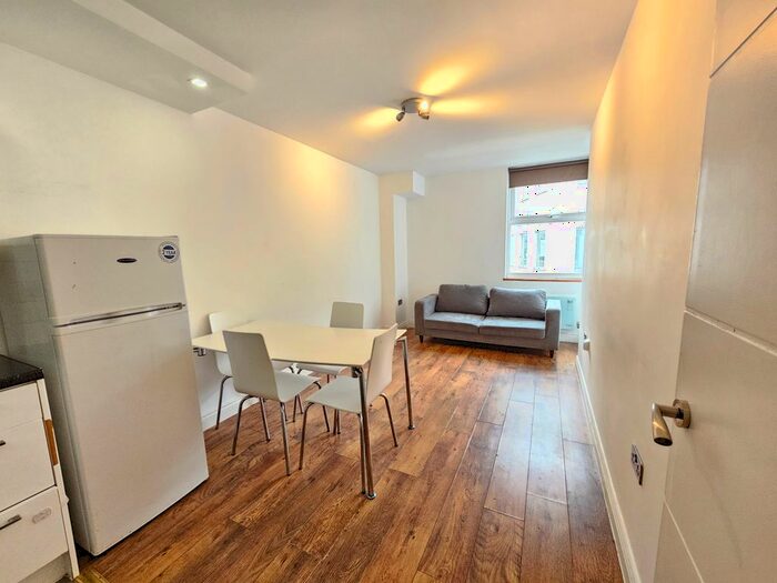 1 Bedroom Flat To Rent In London Road, Redhill, RH1