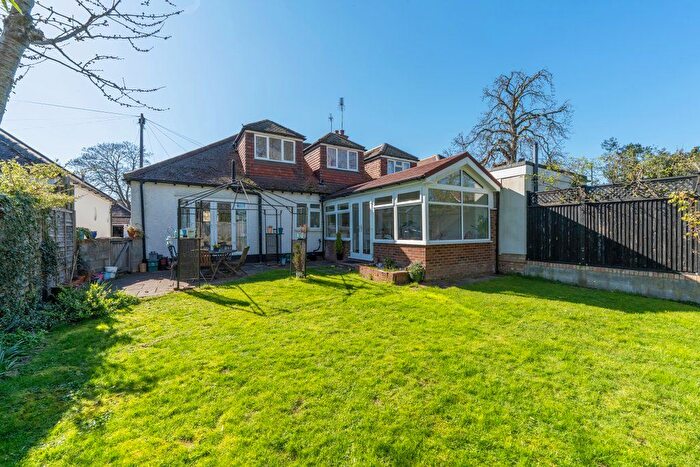 3 Bedroom Semi Detached House For Sale In Willow Way, Sunbury On Thames, Middlesex, TW16