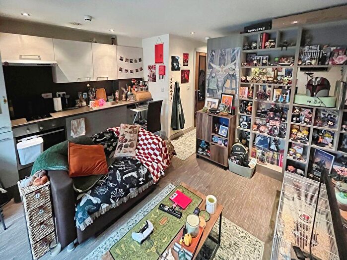 Studio For Sale In Crook Street, Bolton, BL3 - Photo 2