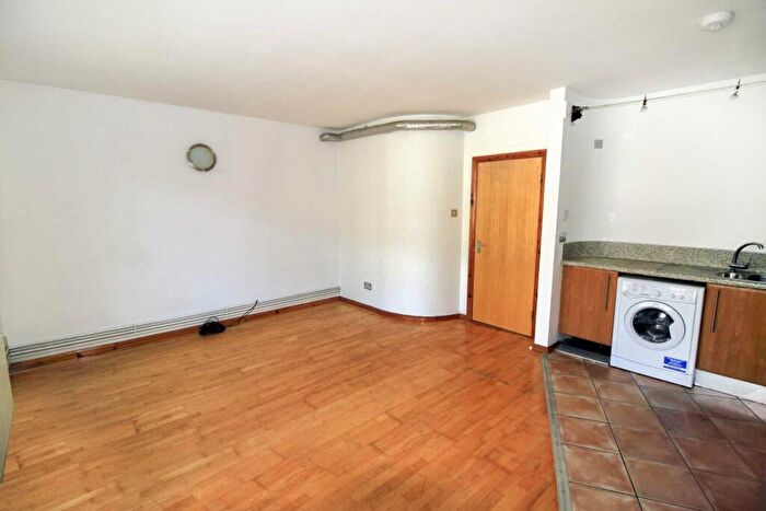 1 Bedroom Apartment To Rent In Atrium Apartments, Felton Street, London ., N1