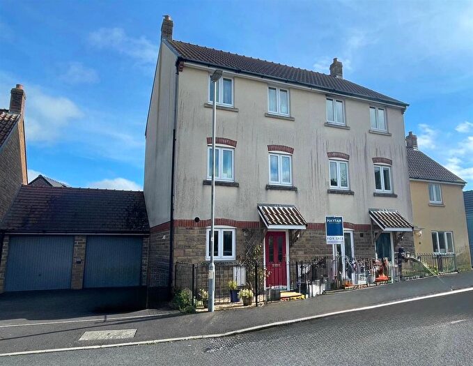 4 Bedroom Semi Detached House For Sale In Oak Drive, Crewkerne - Garage, TA18