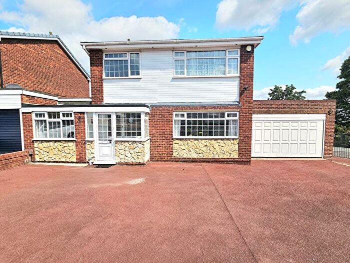 4 Bedroom Detached House For Sale In Lapworth Drive, West Midlands, B73