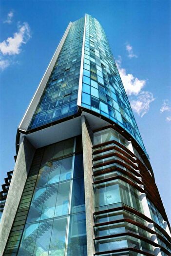 2 Bedroom Apartment To Rent In West Tower, Brook Street, L3