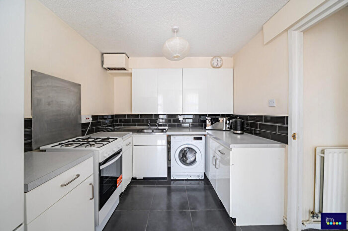 2 Bedroom Apartment For Sale In Byworth Walk, N19