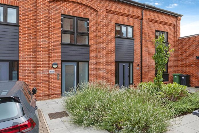 2 Bedroom Flat For Sale In Wymondham, Norfolk, NR18