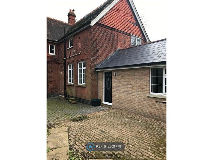 1 Bedroom Flat To Rent In Rookery Lane, Bromley, BR2