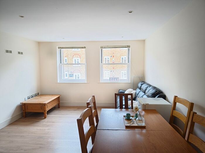 2 Bedroom Flat To Rent In Ashburnham Place, London, SE10