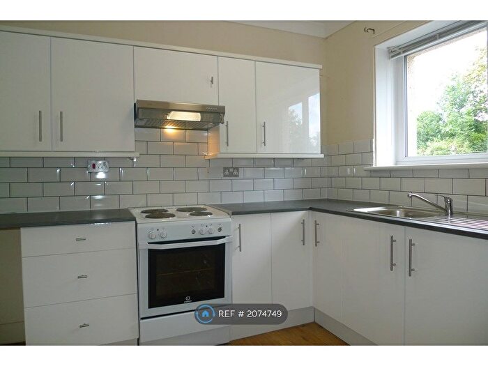 2 Bedroom Flat To Rent In Windmillhill Street, Motherwell, ML1