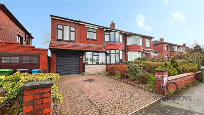 5 Bedroom Semi Detached House To Rent In Broadway, Chadderton, Oldham, OL9