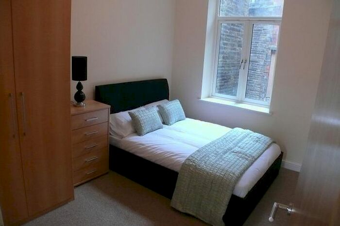1 Bedroom Flat To Rent In Godwin Mall, Kirkgate Centre, Bradford, BD1