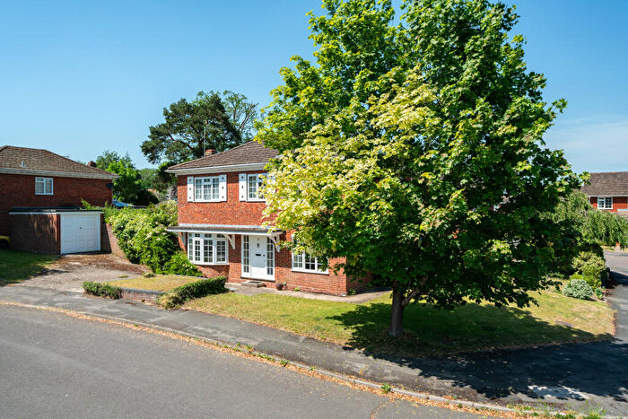 4 Bedroom Detached House For Sale In The Spiert, Stone, Aylesbury, HP17