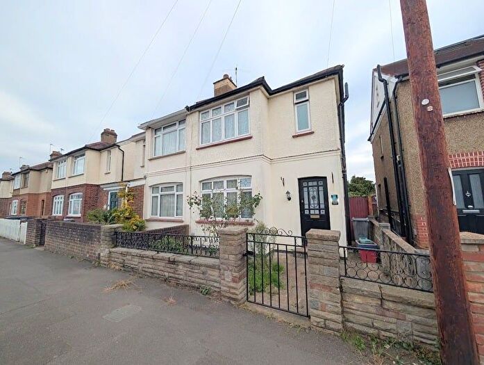 3 Bedroom Semi-Detached House For Sale In Craigwell Avenue, Feltham, TW13