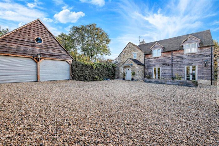 4 Bedroom Semi-Detached House For Sale In High Street, Chalgrove, OX44