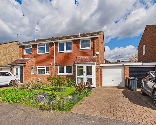 3 Bedroom Semi-Detached House For Sale In Crofton Close, Kennington, Ashford, TN24
