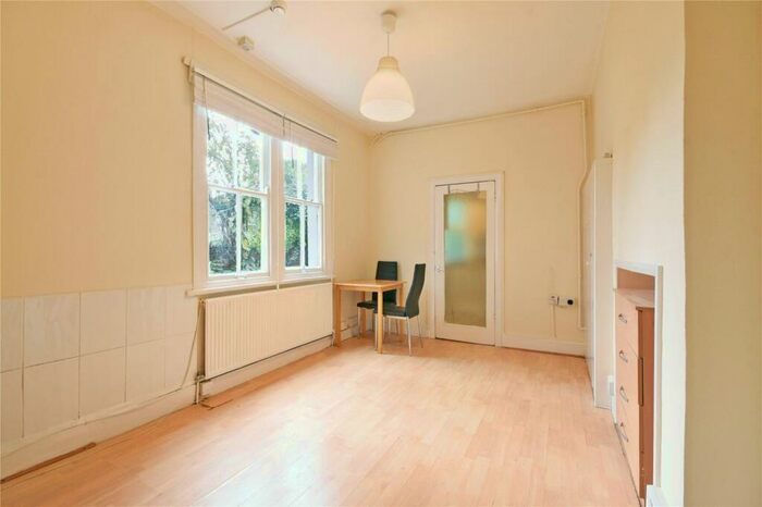 Studio To Rent In Buckley Road, Brondesbury, NW6