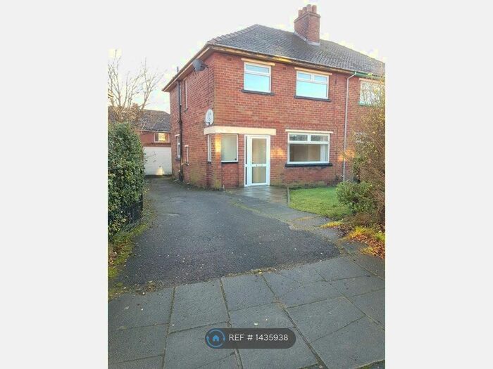 4 Bedroom Semi-Detached House To Rent In Roosevelt Road, Kearsley, Bolton, BL4