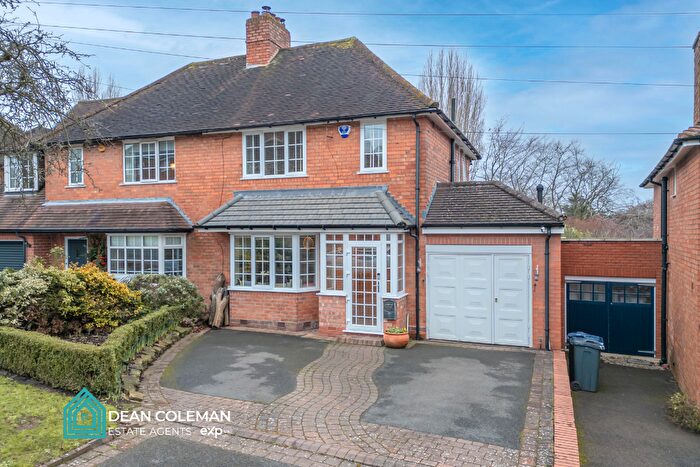 3 Bedroom Semi Detached House For Sale In Claines Road, Bournville Village Trust, B31