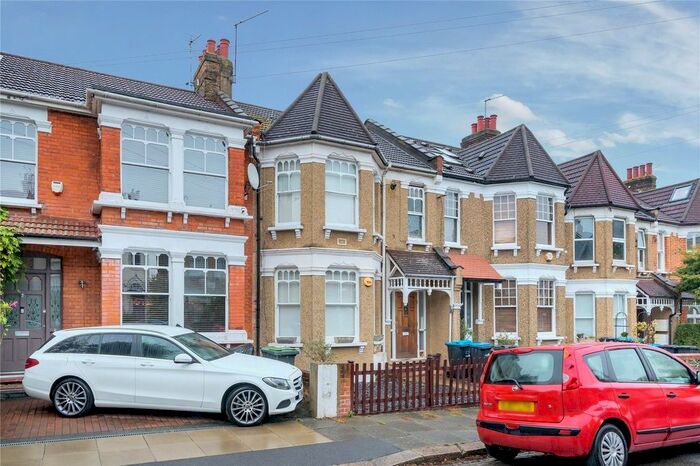 1 Bedroom Flat To Rent In Eaton Park Road, Palmers Green, London, N13