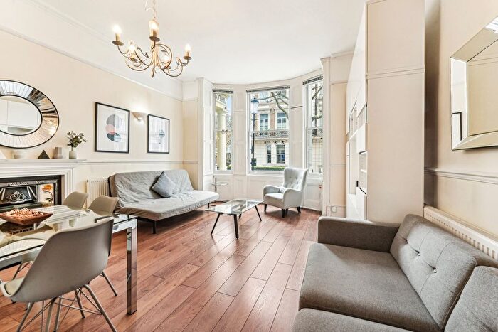 2 Bedroom Flat To Rent In Trebovir Road, Earls Court, SW5