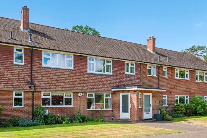 3 Bedroom Flat For Sale In Broom Hall, Oxshott, KT22