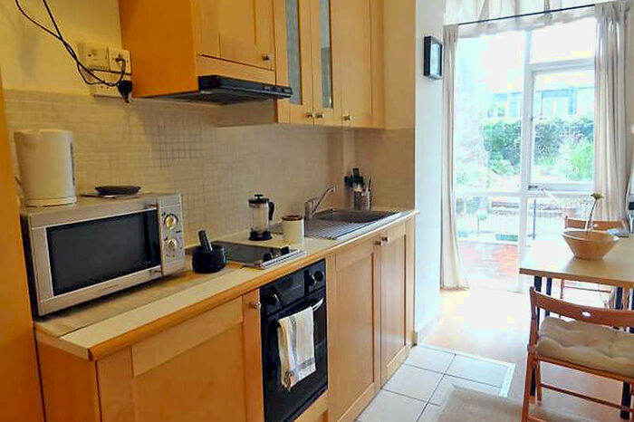 Flat To Rent In Penywern Road, Earls Court, London SW5