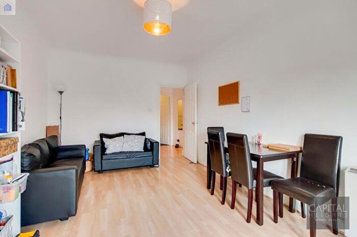 2 Bedroom Flat To Rent In Blenheim Place, Stepney Way, London, E1