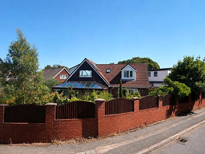 3 Bedroom Detached House For Sale In Belmont Drive, Failand, Bristol, BS8