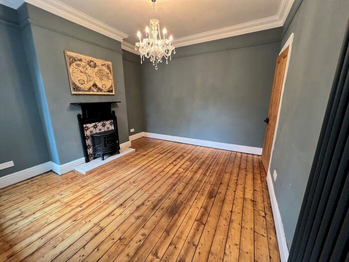 3 Bedroom Terraced House To Rent In Springbank, Pontefract, WF8