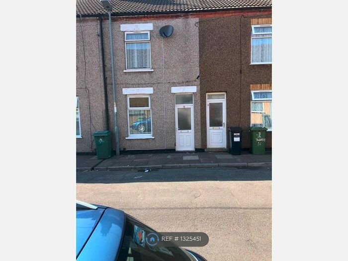2 Bedroom Flat To Rent In Hainton Avenue, Grimsby, DN32