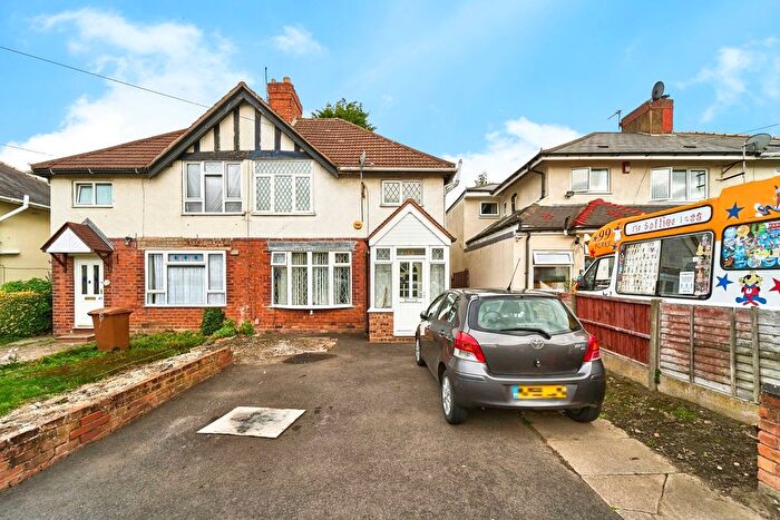 3 Bedroom Semi Detached House For Sale In Hawthorne Road, Walsall, West Midlands, WS5