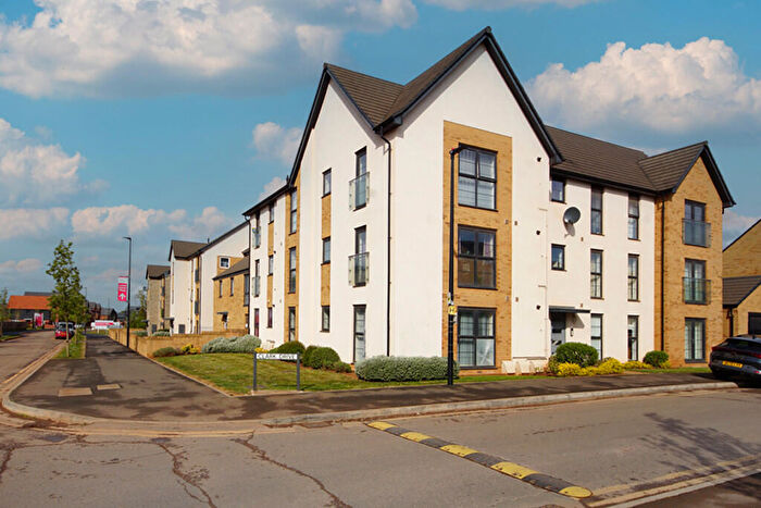 2 Bedroom Flat For Sale In Clark Drive, Yate, BS37