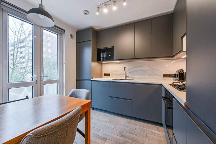 3 Bedroom Flat To Rent In Townshend Estate, St John's Wood, London, NW8