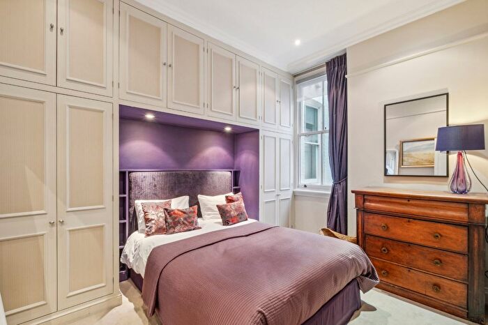 1 Bedroom Flat For Sale In Old Brompton Road, Earls Court, SW5