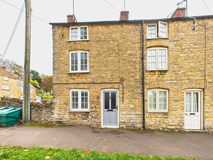 2 Bedroom End Of Terrace House To Rent In London Road, Chipping Norton, OX7
